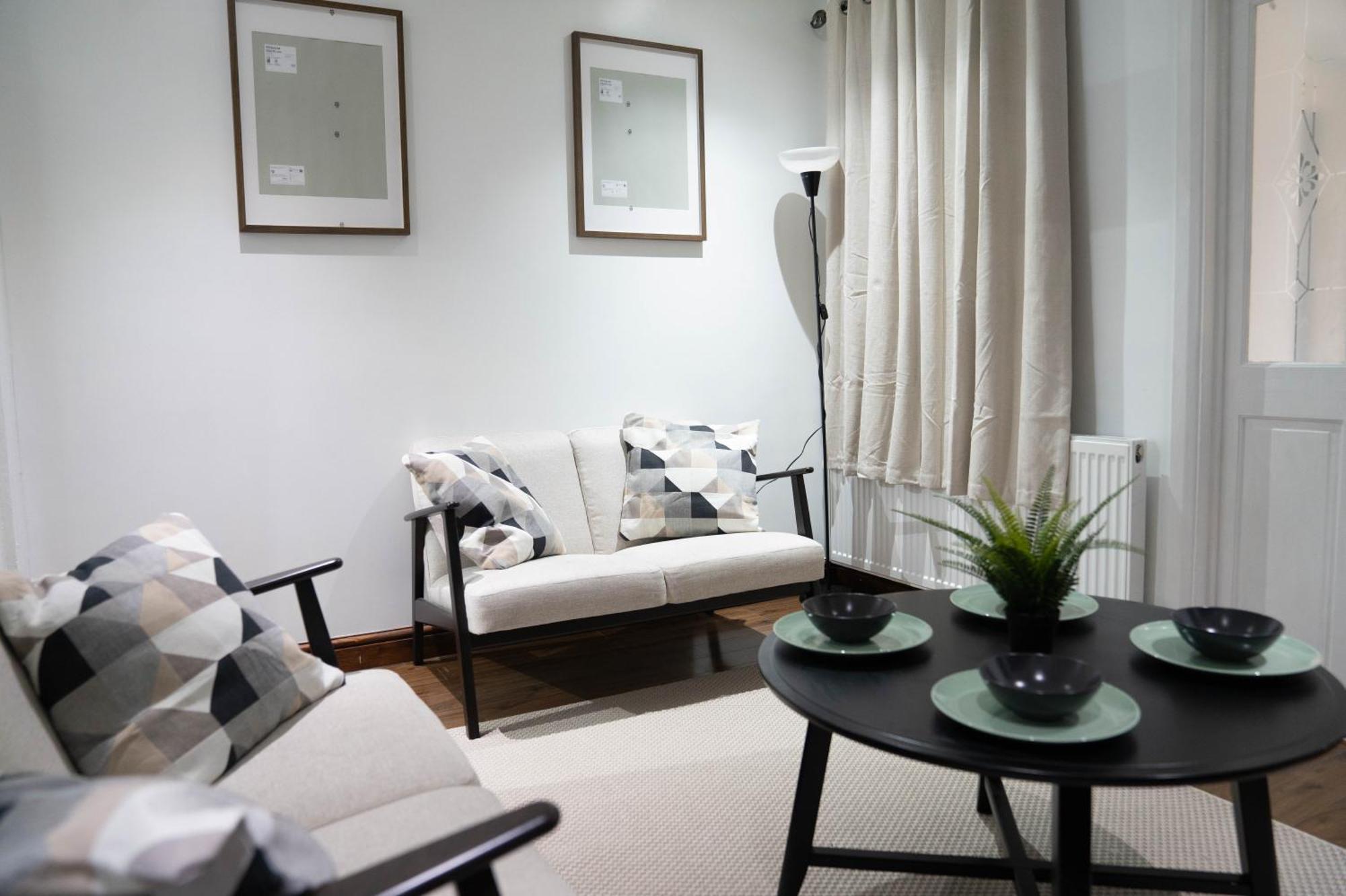 Apartamento Modern, Cozy 3-bed House In Perfect For Families, Contractors And Groups!