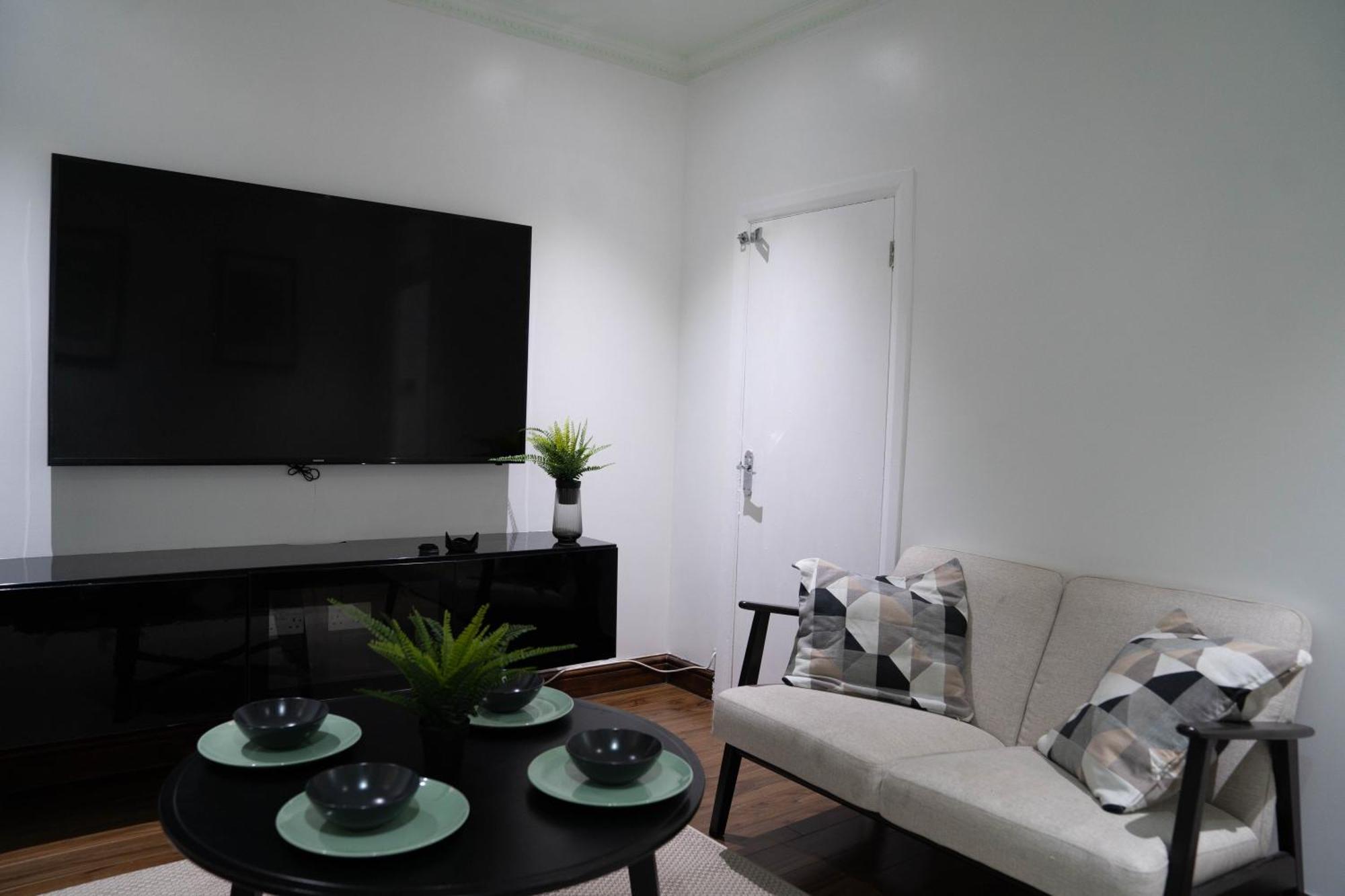 Modern, Cozy 3-bed House In Perfect For Families, Contractors And Groups! Apartamento *