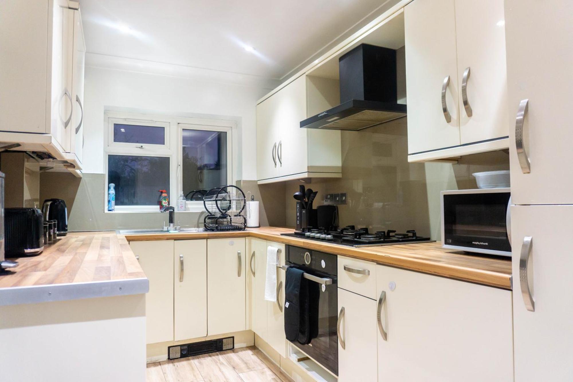 Apartamento Modern, Cozy 3-bed House In Perfect For Families, Contractors And Groups!
